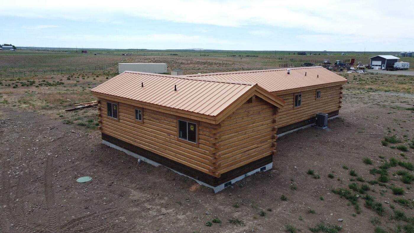 Full-size ranch log cabin